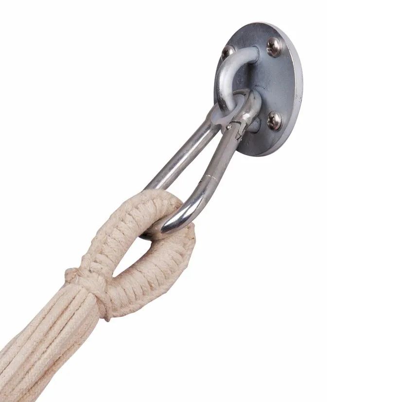 Wandhaken Easy + aus Metall mit ovaler Grundplatte, Karabinerhaken und eingehängtem beigem Seilrest in Detailansicht