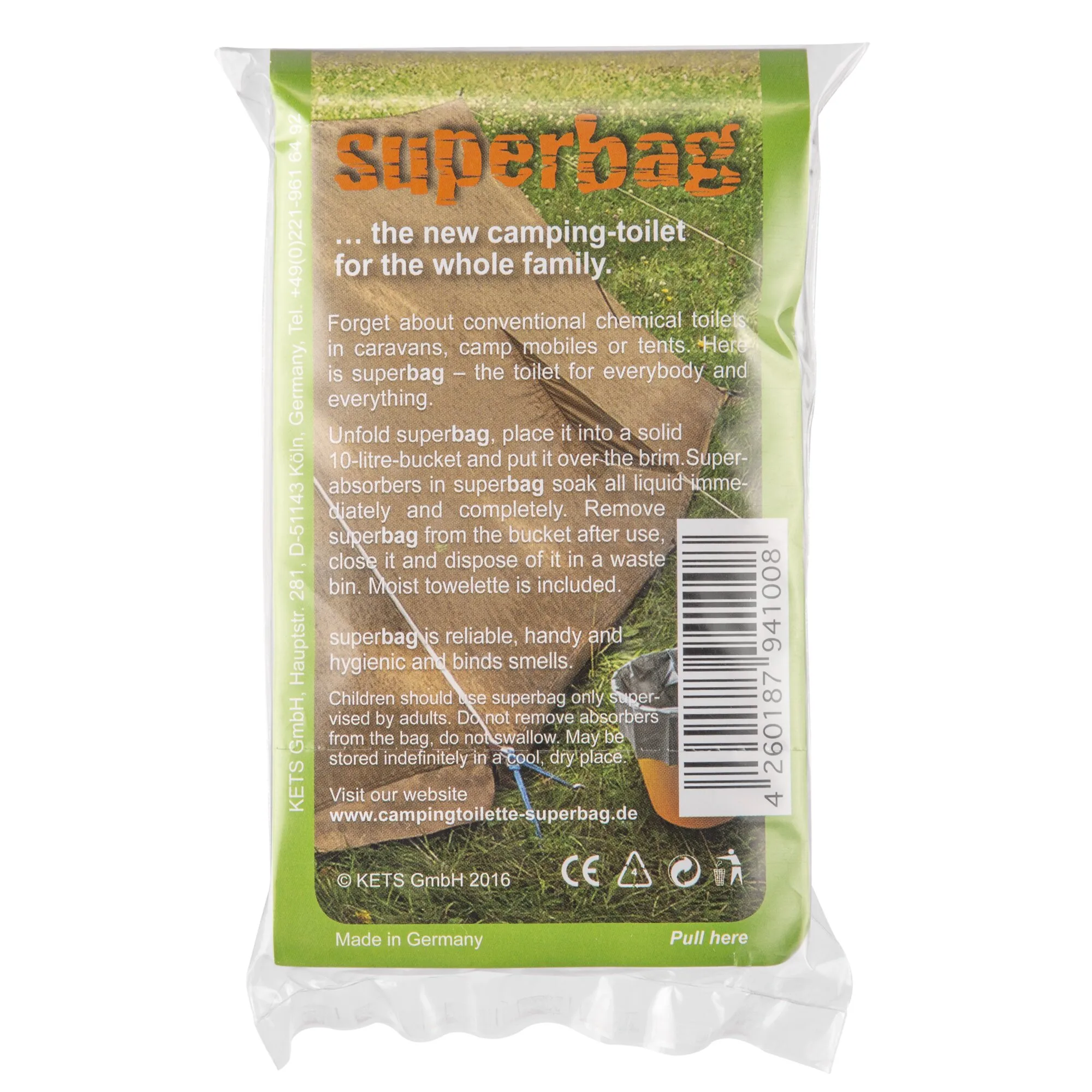 Verpackte Toiletteneinlage Superbag in transparenter Folie mit grüner Beschriftung und Campingmotiv, Made in Germany