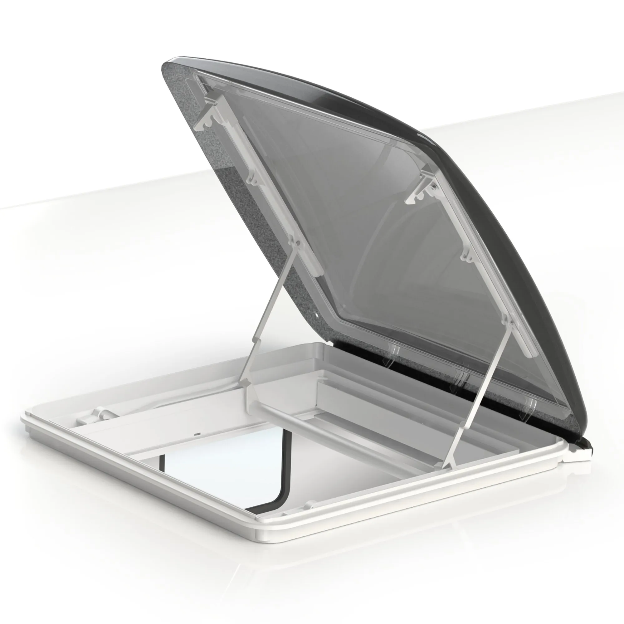 Dachhaube roofSTAR 4 mit geöffneter getönter Klappe, weißem Rahmen und sichtbaren Aufstellbügeln zur Zwangsbelüftung