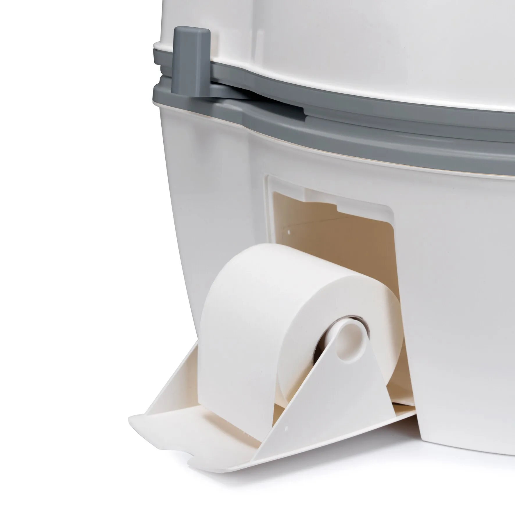 Detailansicht der weißen Campingtoilette Porta Potti PP 565 mit grauer Verriegelung und Toilettenpapierhalterung