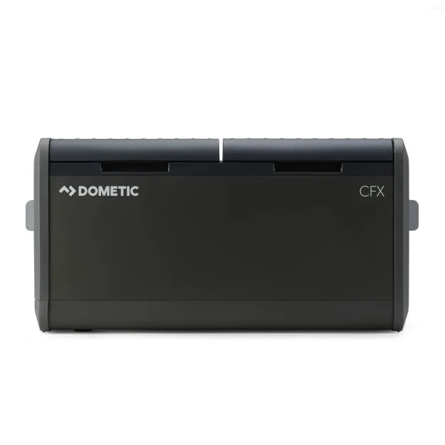 Schwarze tragbare Dometic Kühlbox CFX5 95DZ mit zwei getrennten Deckeln und seitlichen Tragegriffen in Frontalansicht