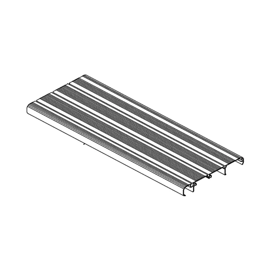 Trittbrett Omnistep 550 Alu als einzelnes silbernes Aluminiumprofil mit mehreren schwarzen rutschhemmenden Streifen in Perspektivansicht