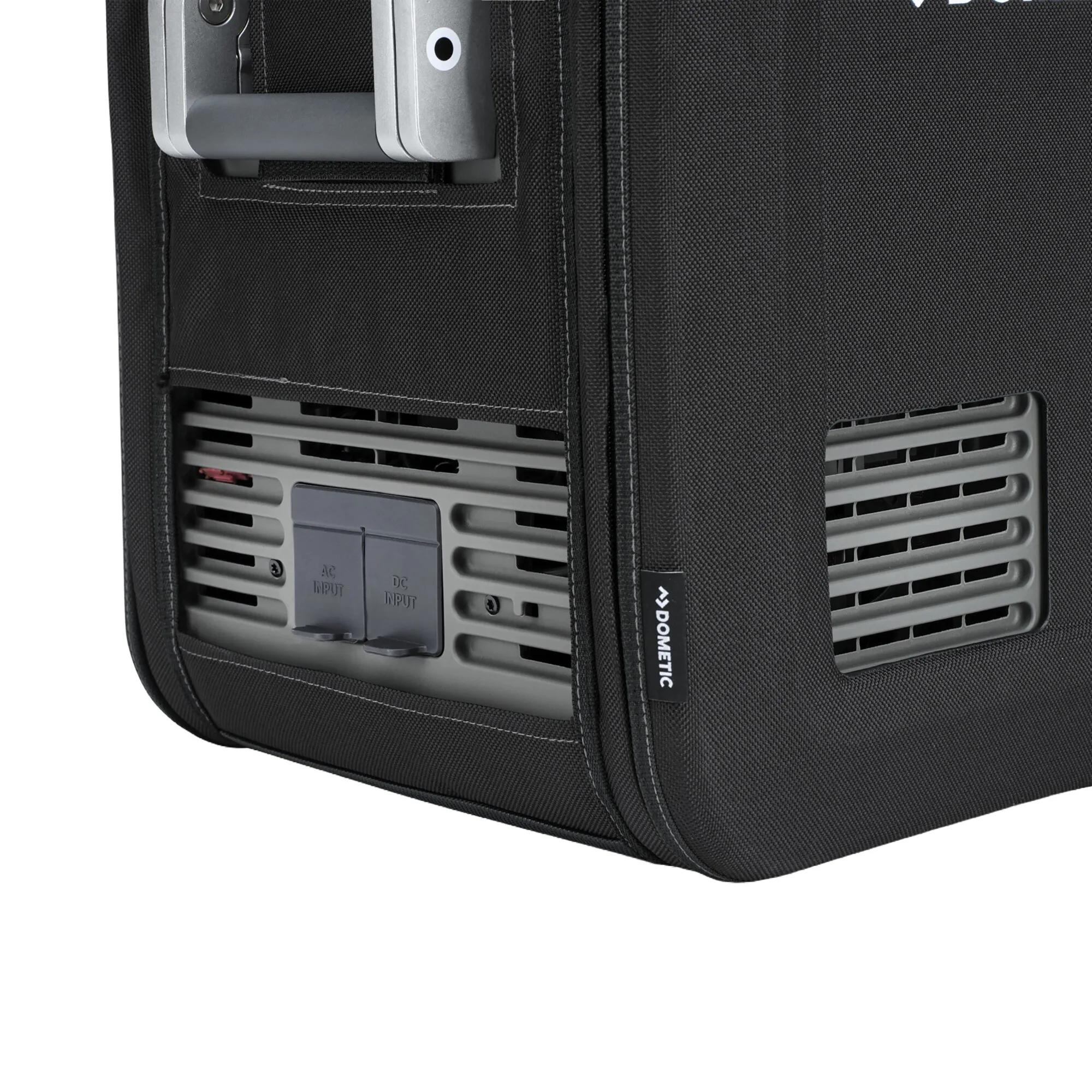 Schwarze Dometic-Schutzhülle für die CFX5 45 mit Tragegriff, Belüftungsöffnungen und Aussparungen für AC- und DC-Anschlüsse