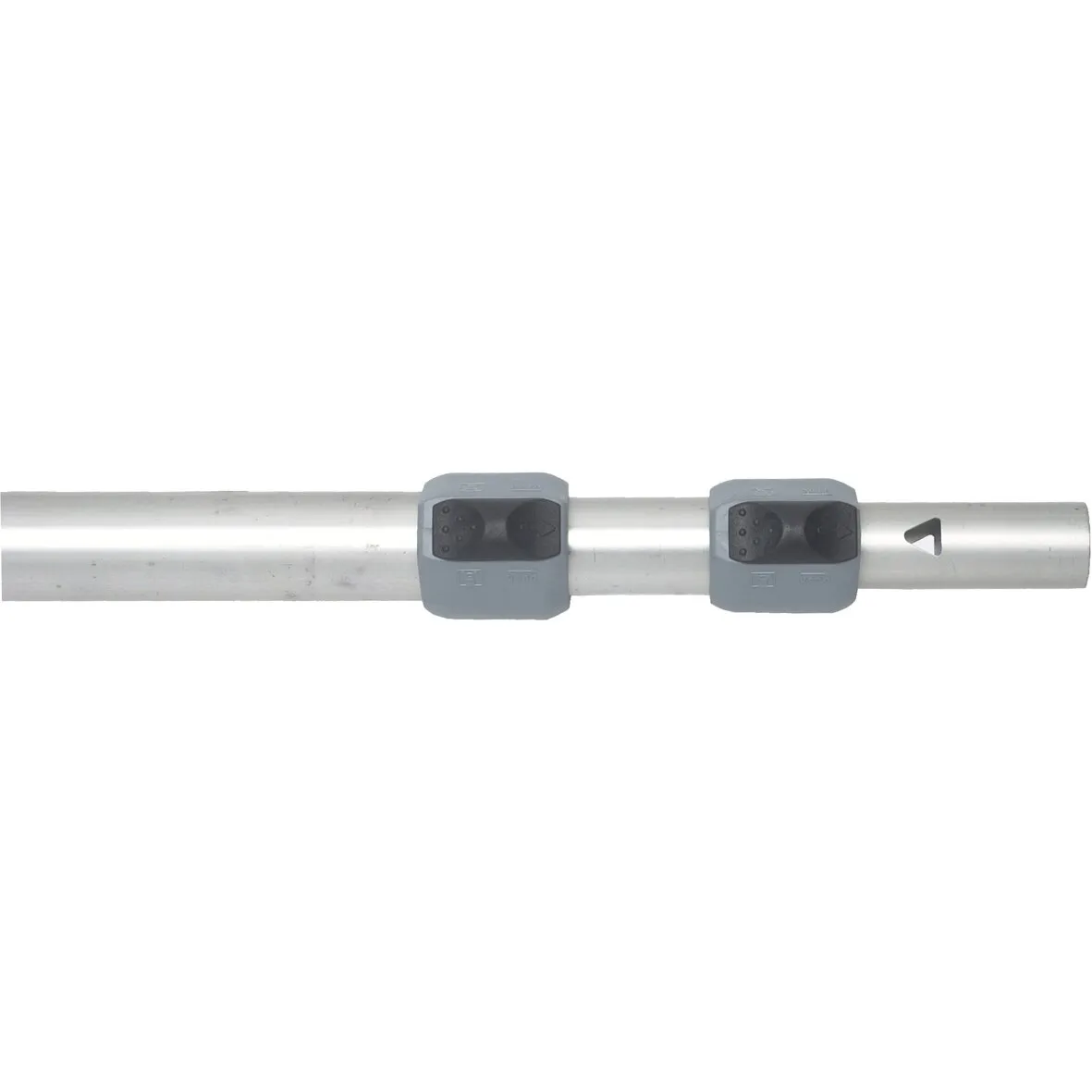 Silberfarbener Aufstellstab easysystem mit 28 mm Durchmesser und zwei grauen Klemmverbindern in Seitenansicht