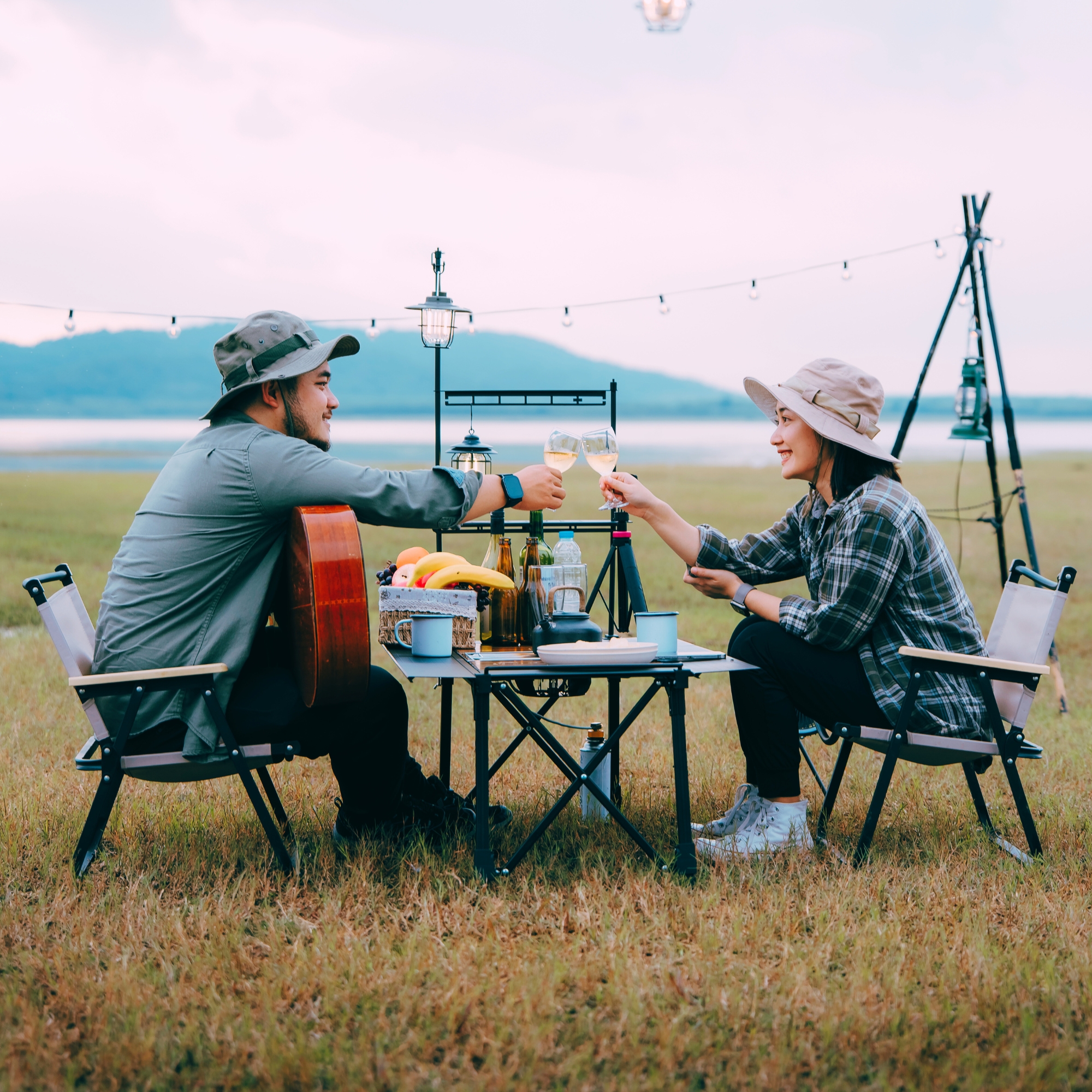 Kaufe 2 hochwertige Camping- Stühle und erhalte 20 % auf den zweiten Stuhl