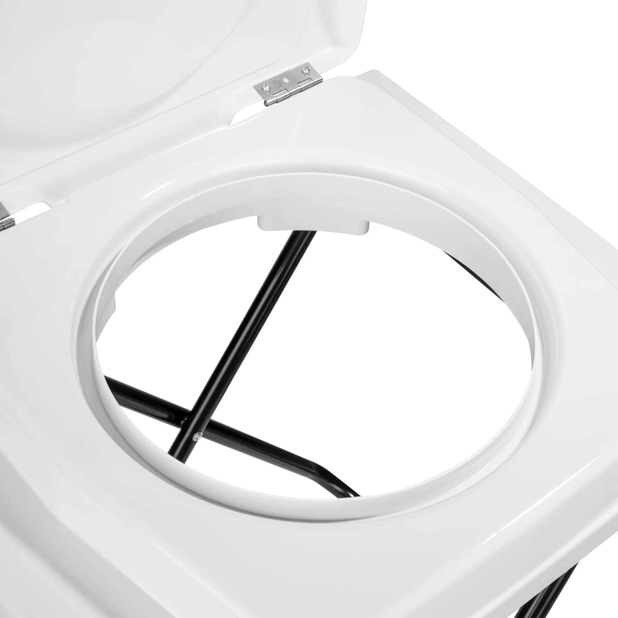 Detailansicht der weißen Trockentoilette Cactus® mit geöffnetem Deckel, Sitzöffnung und schwarzer Innenkonstruktion