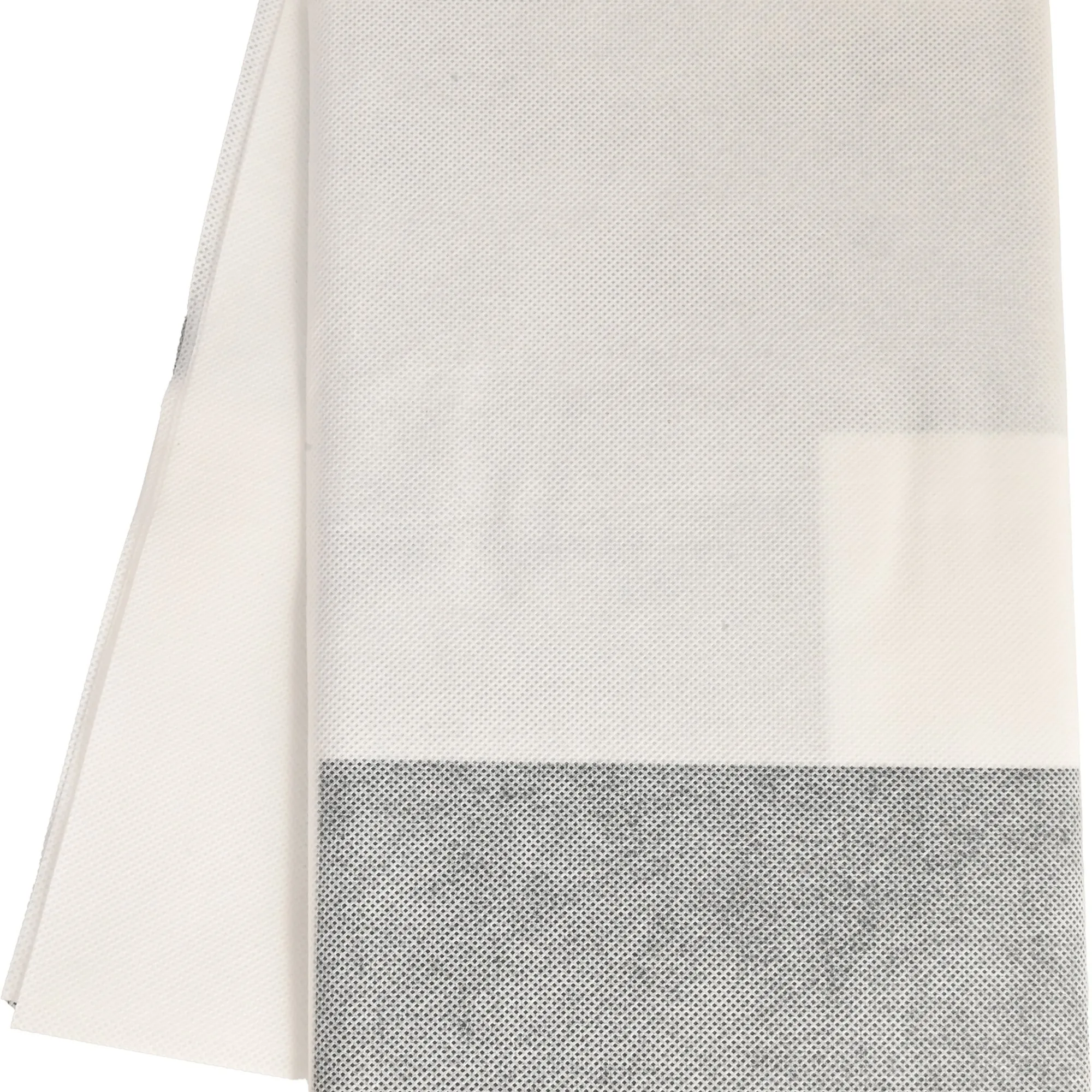 Nahaufnahme einer weißen meshartigen Stoffoberfläche mit kleinem Rastermuster und leichten Falten, klare textile Struktur sichtbar