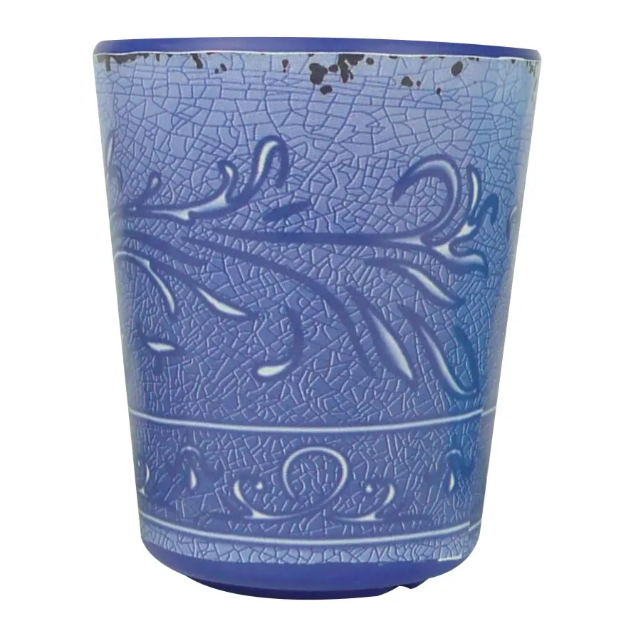 Azurblauer Becher Stone Line mit zylindrischer Form, Craquelé-Oberfläche und dekorativem floralen Reliefmuster