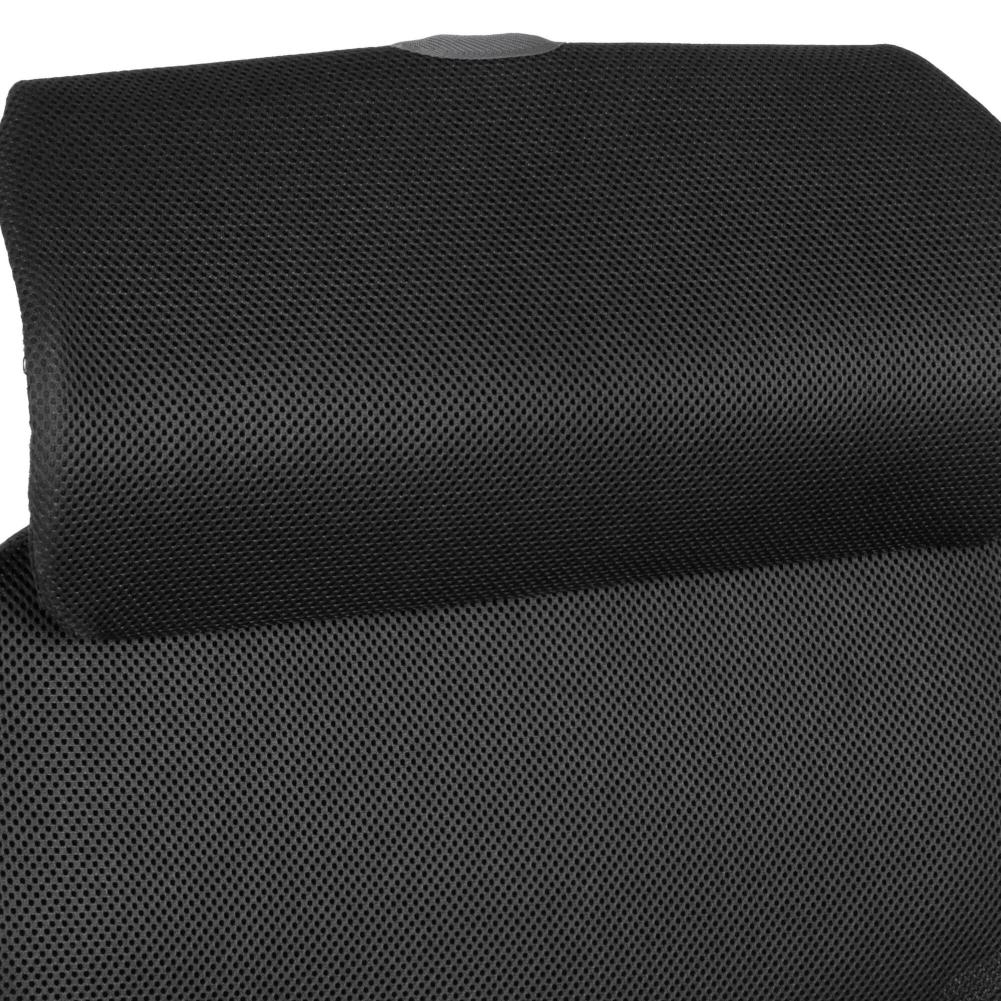 Nahaufnahme eines anthrazitfarbenen Mesh-Sitzbezugs mit feiner Lochstruktur aus Textilmaterial, typisch für Campingstuhl