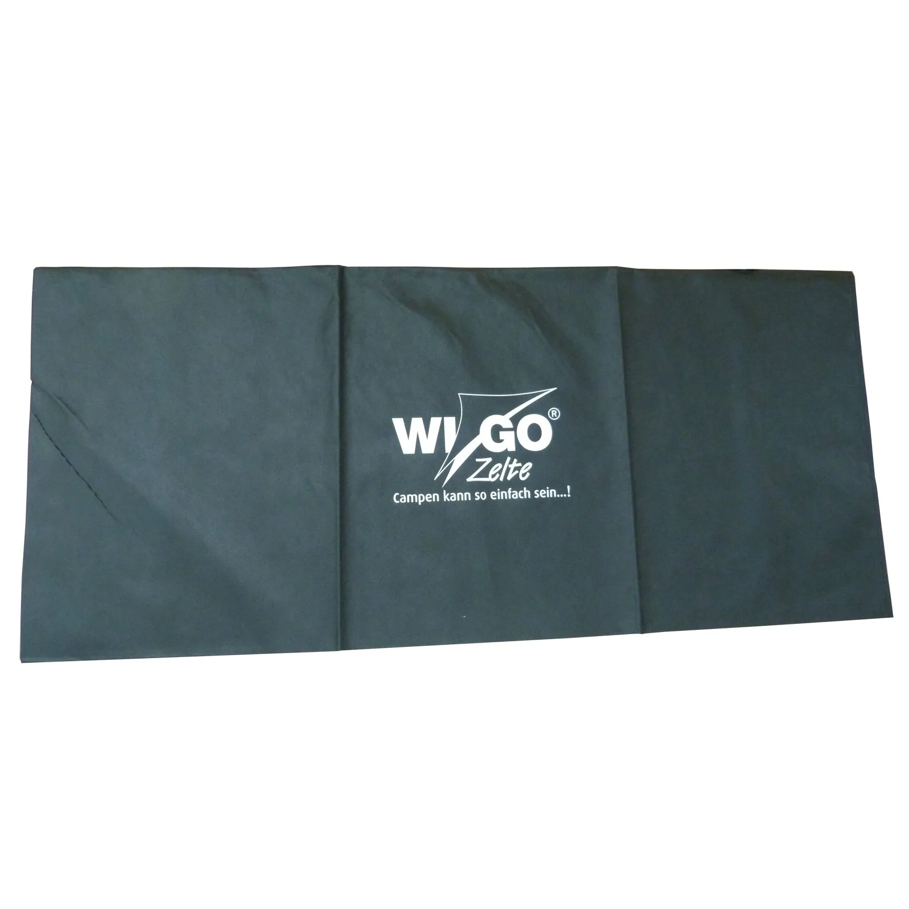 Zusammengefalteter schwarzer Universal-Packsack von WIGO Zelte mit weißem Logo und vierteiliger Faltstruktur