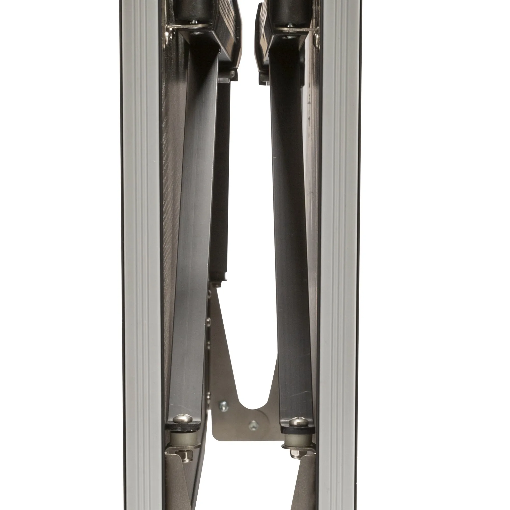 Detailaufnahme des zusammengeklappten Campingtischs Elutop Compack Square 100 mit silbernem Aluminiumrahmen und Klappmechanik