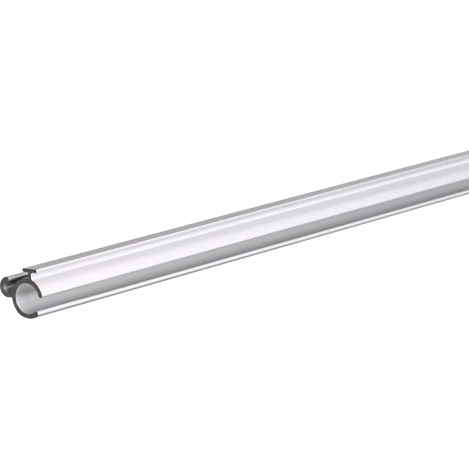 Silberne Metall-Montageschiene des Montagesets 6200/6300/9200 mit rundem Hohlprofil und seitlicher Nut in Schrägansicht
