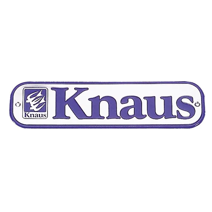 Rechteckiges Aluminiumschild mit abgerundeten Ecken, violettem Rand und Knaus-Logo auf weißem Grund, mit zwei Bohrungen