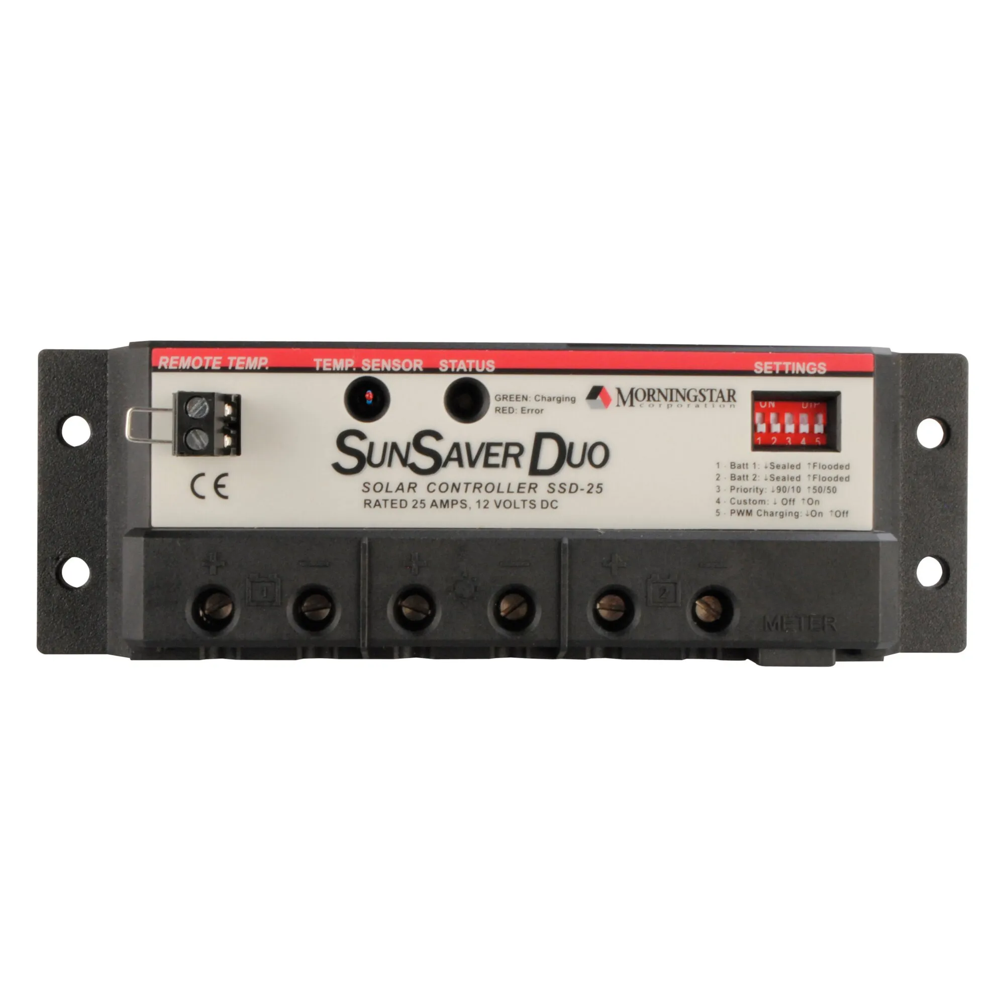 Solarregler Morningstar SunSaver Duo SSD-25 mit schwarzem Gehäuse, Anschlussklemmen, Statusanzeigen und DIP-Schaltern