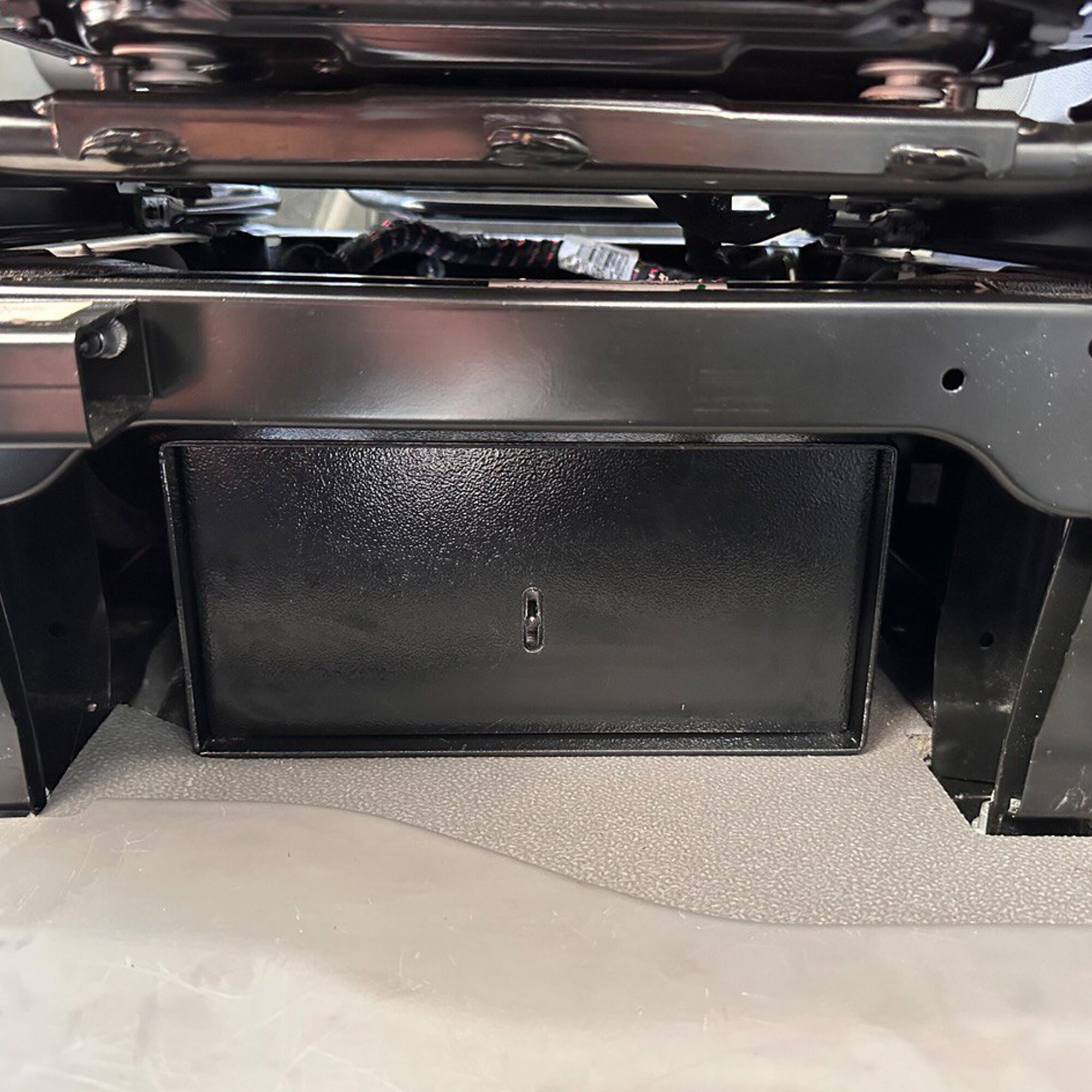 Seat Base Safe VW Grand California, Safe opening at the front