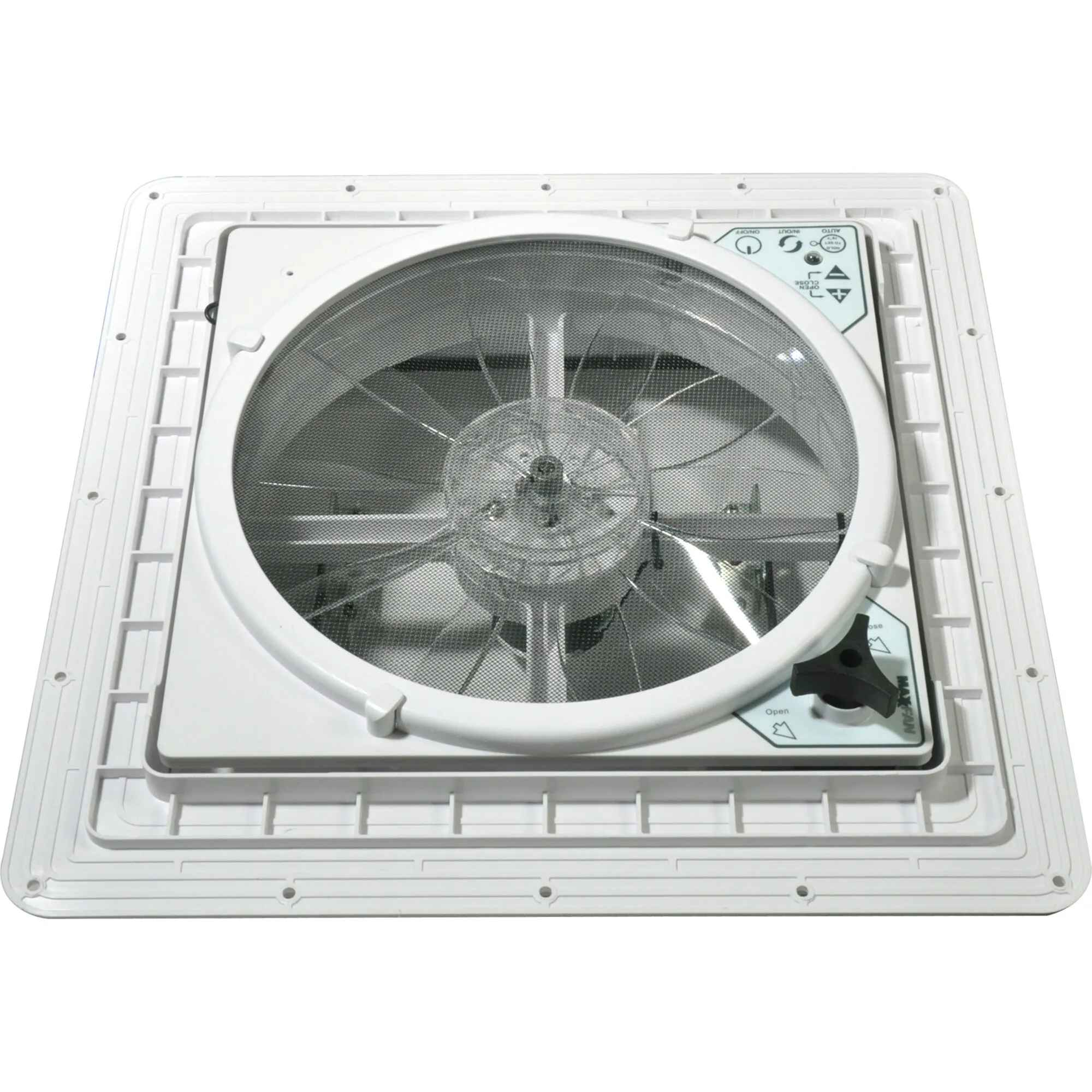Weißer Dachventilator MaxxFan Deluxe mit rundem Schutzgitter, sichtbaren Lüfterblättern und quadratischem Außenrahmen